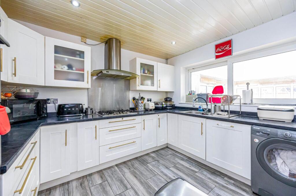 Dunster Drive, Flixton, Manchester, M41 photo 4