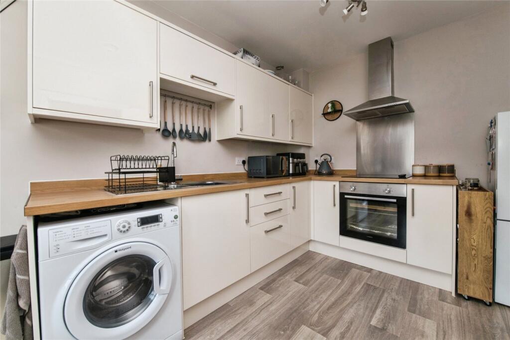 Tarka Way, Crediton, Devon, EX17 photo 4