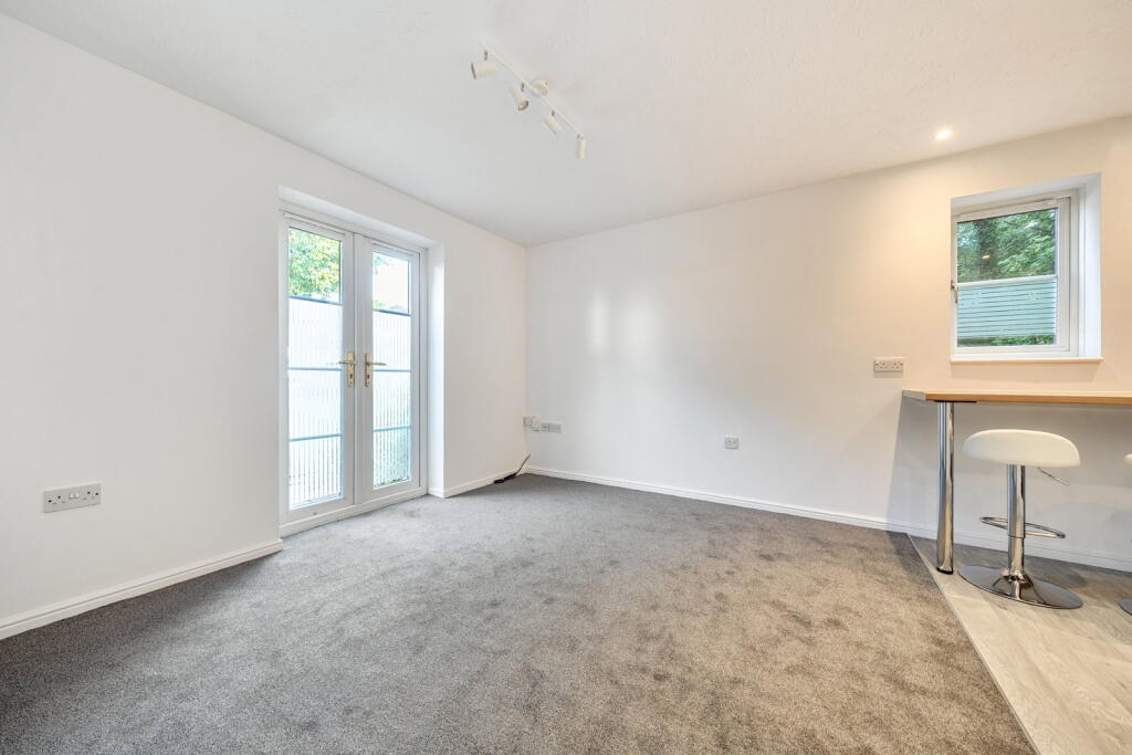 Gander Drive, Basingstoke RG24 9JR photo 4