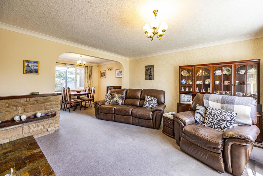 House in Ashfield, Washdyke, Hucknall - More