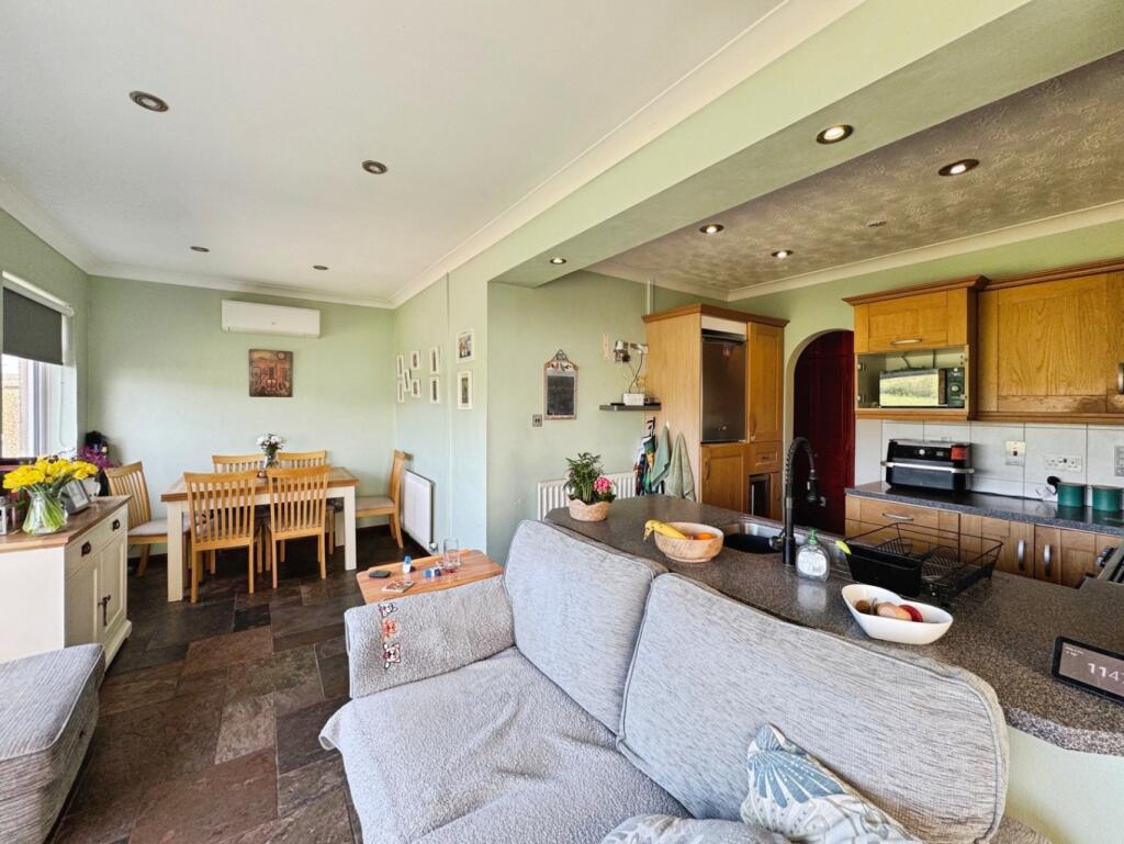 House in Pontarddulais - View 5
