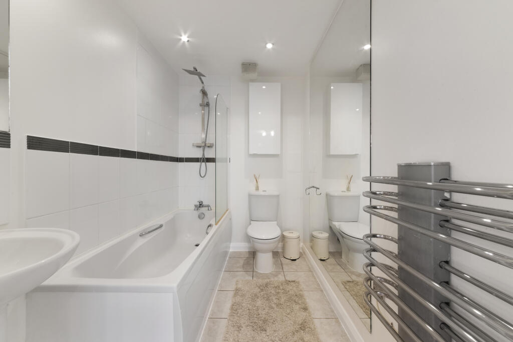 Apartment in London - More