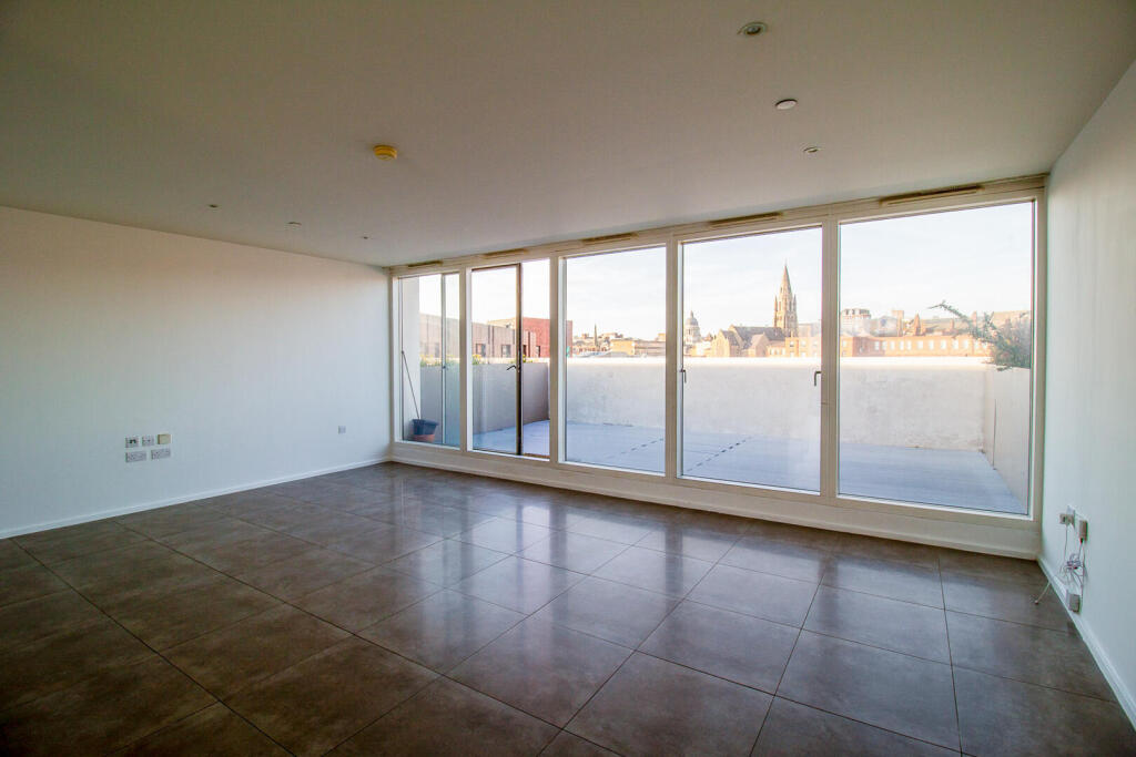 Apartment in Nottingham, Lace Market, The Meadows - View 3