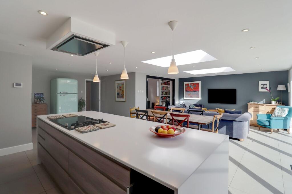 Thistledene, Thames Ditton, KT7 - View 2