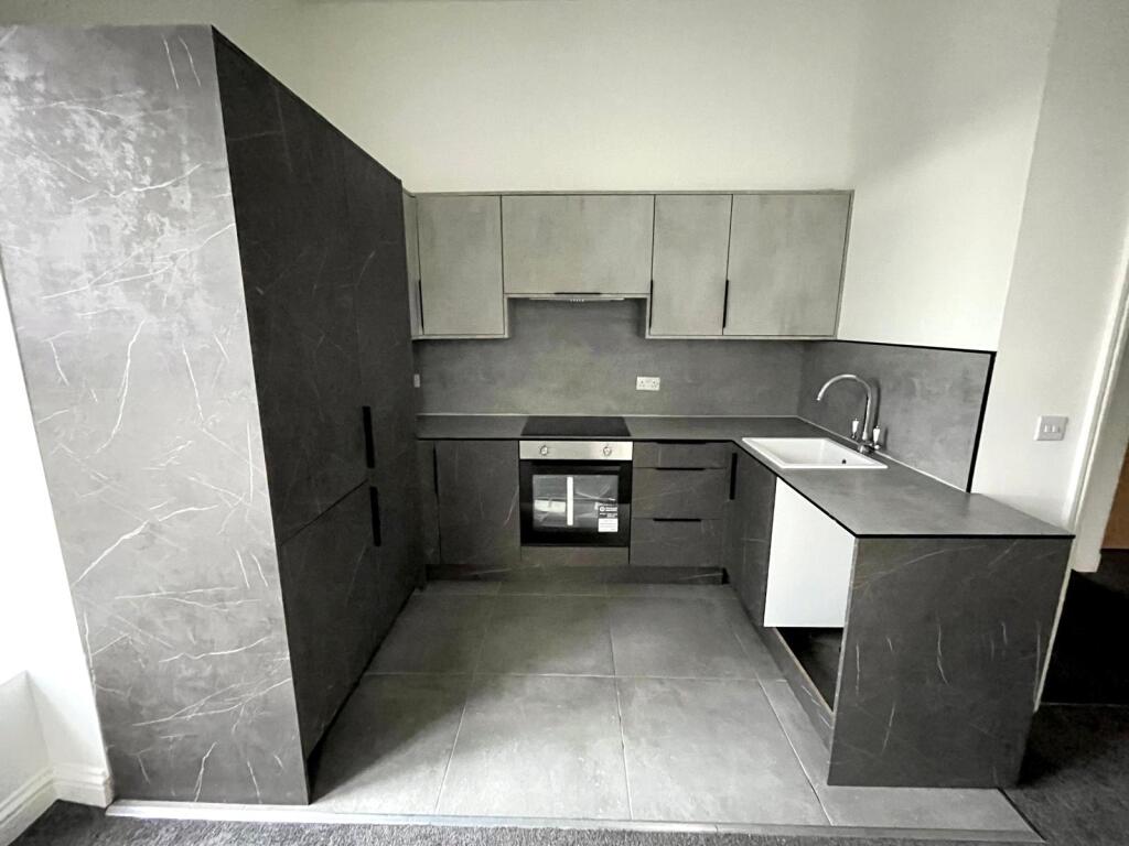Main image of property: 113 London Road, Macclesfield, Cheshire East, SK11