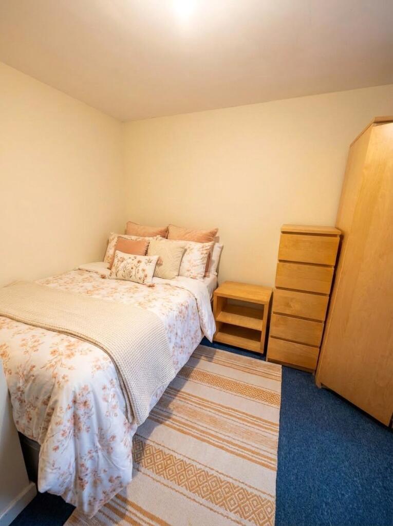 7 bedroom apartment for rent