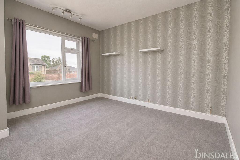 House in Bradford, Brownroyd Hill, Wibsey - More