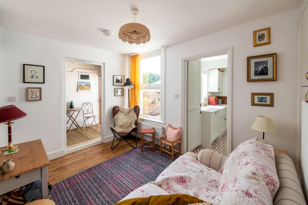 House in Redhill - View 4