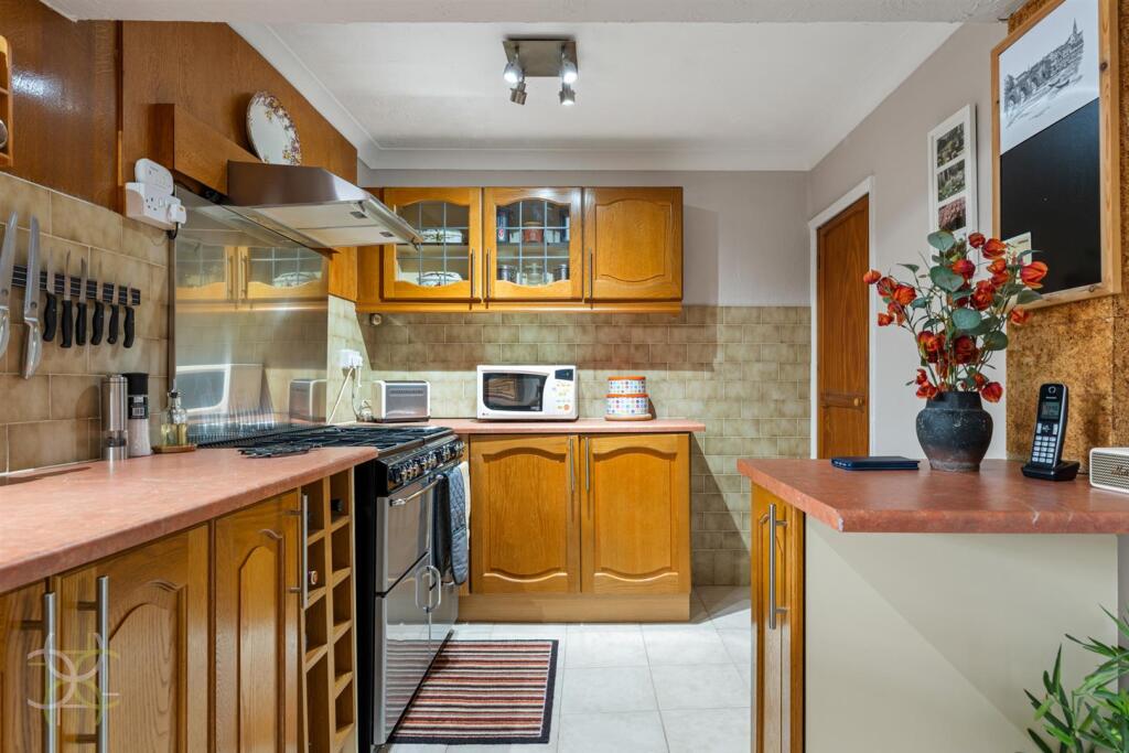 House in Worcester - View 5