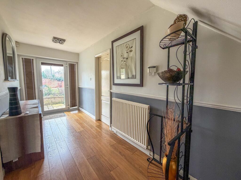 Pallett Drive, Nuneaton, CV11 photo 3