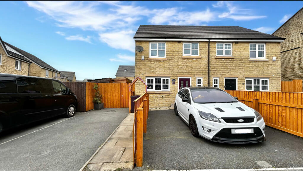 House in Burnley, Lancashire - View 2