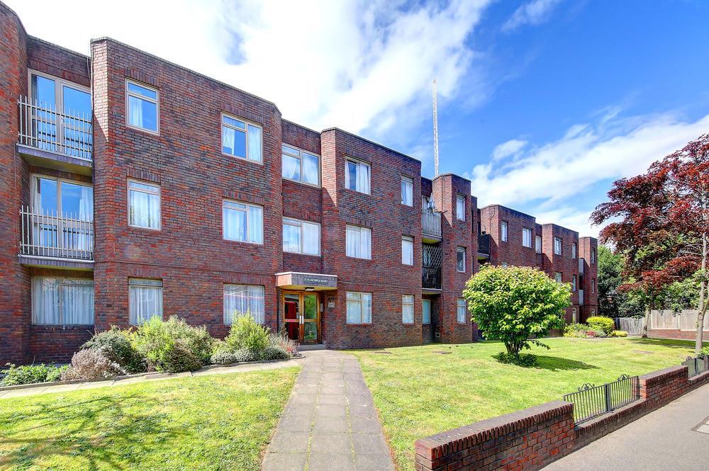 Apartment in London - View 5