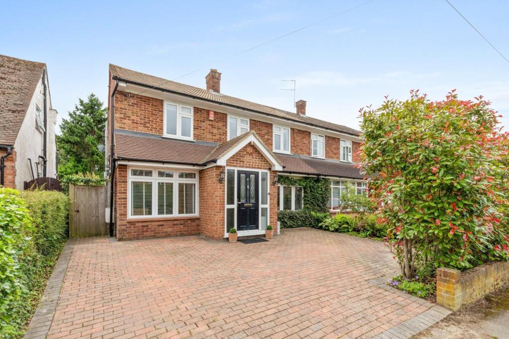 Main image of property: Grimsdells Lane, Amersham, Buckinghamshire, HP6 6HH