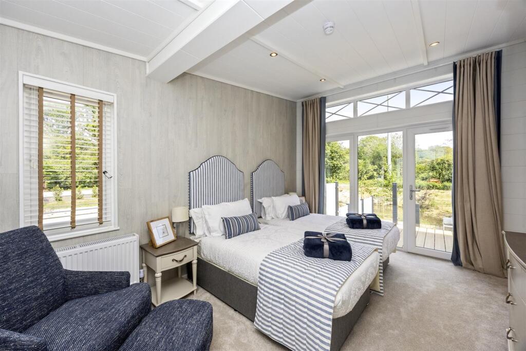 House in Redhill - View 5