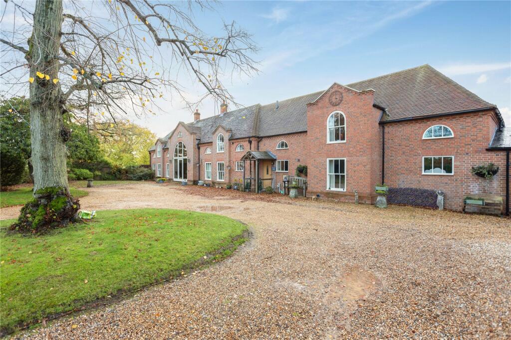 Main image of property: Bath Road, Speen, Newbury, Berkshire, RG14