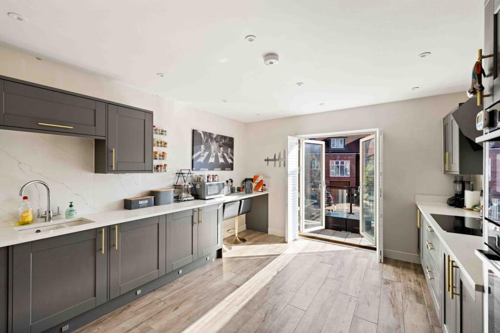 House in Folkestone, Lynwood - View 5