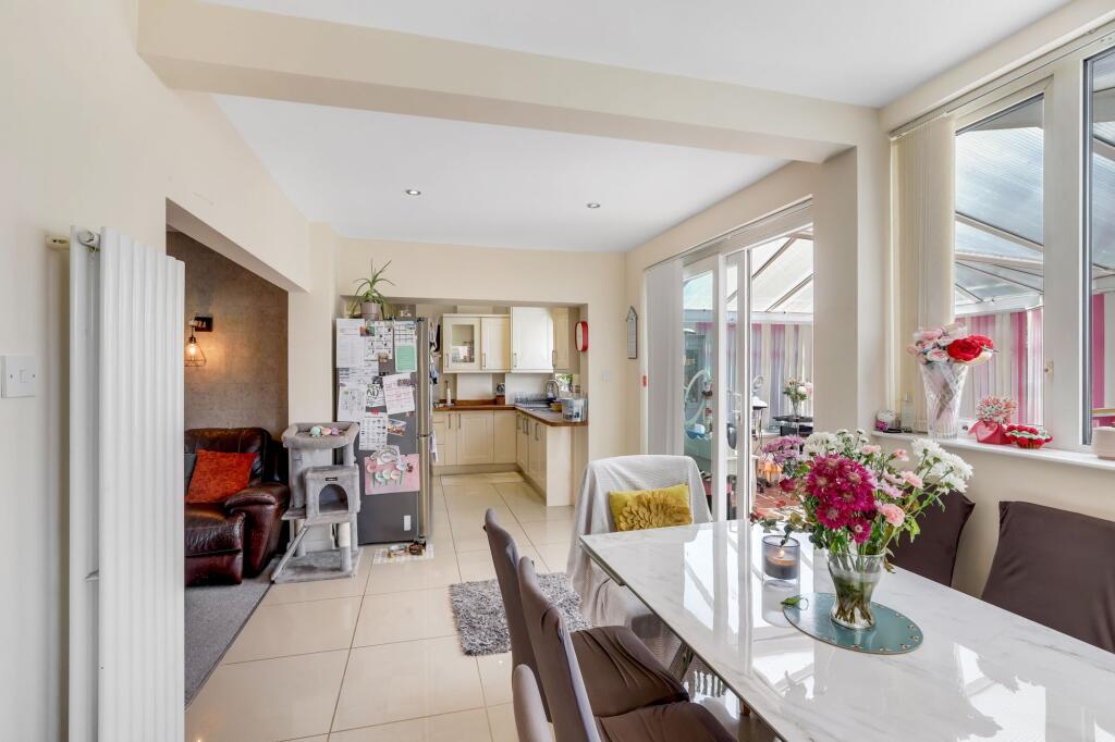 House in Rushcliffe, Nottinghamshire - More