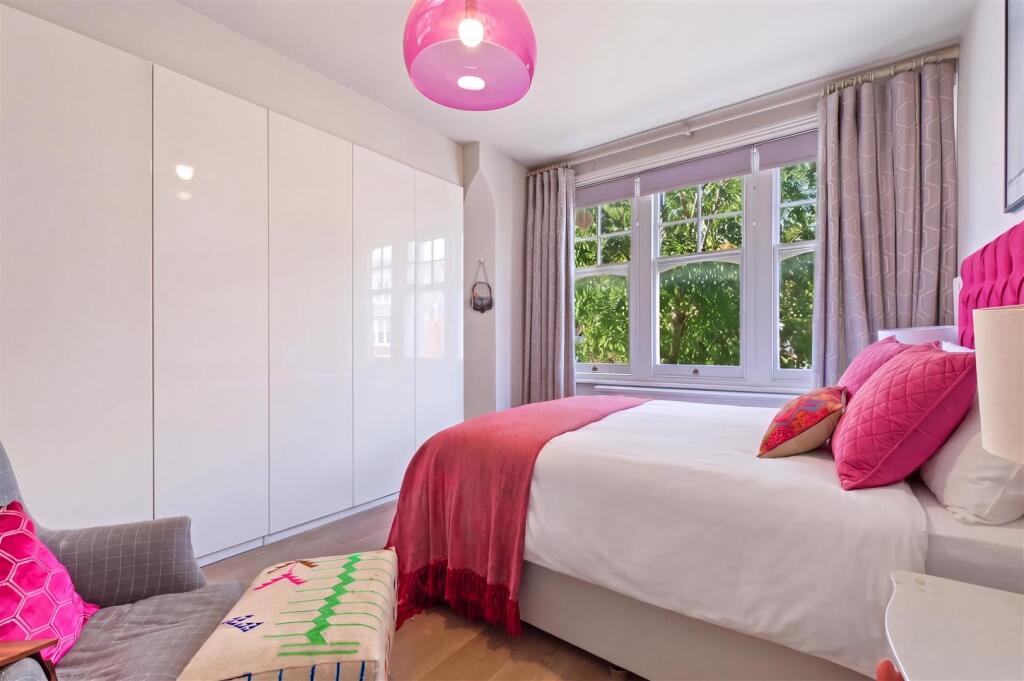 Apartment in London - More