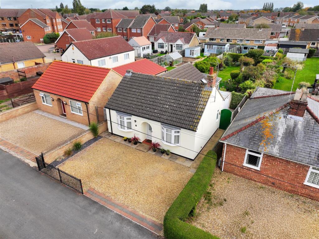 3-bed bungalow on North Parade, Holbeach, Spalding, £245,000