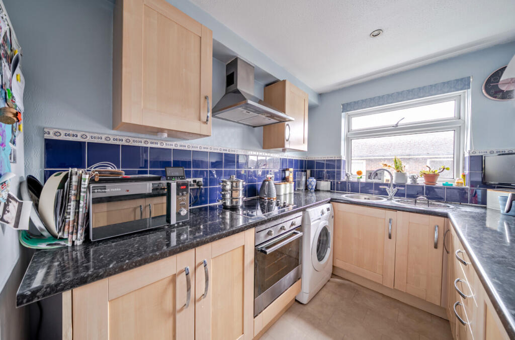 Apartment in Adur, Lancing - View 3