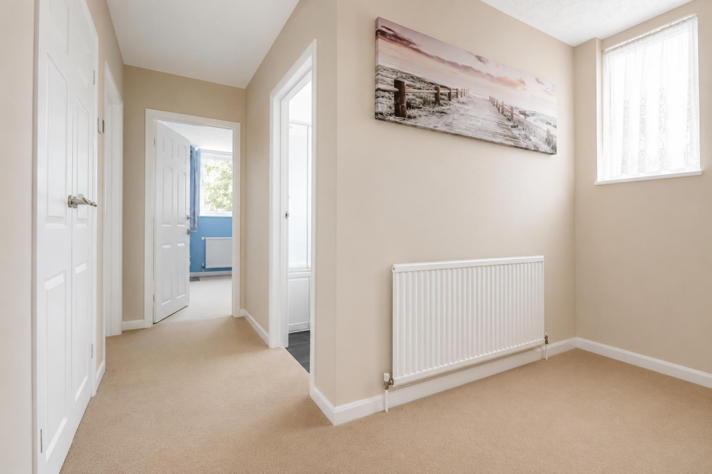Apartment in Southend-on-Sea - View 5