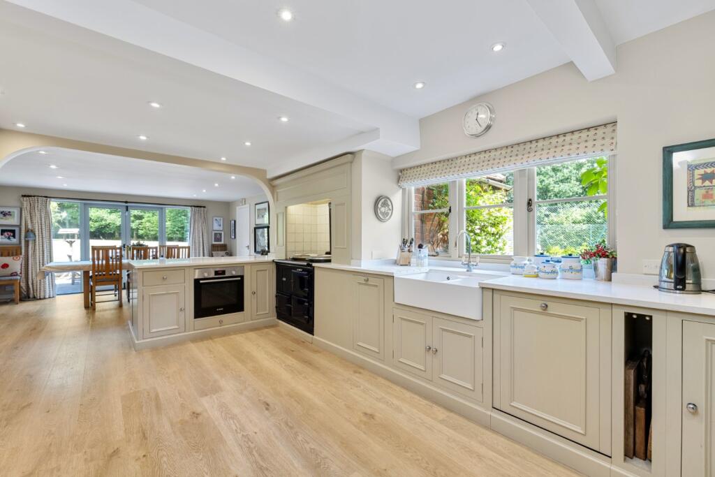 House in Waverley, Highstreet Green, Chiddingfold - View 3