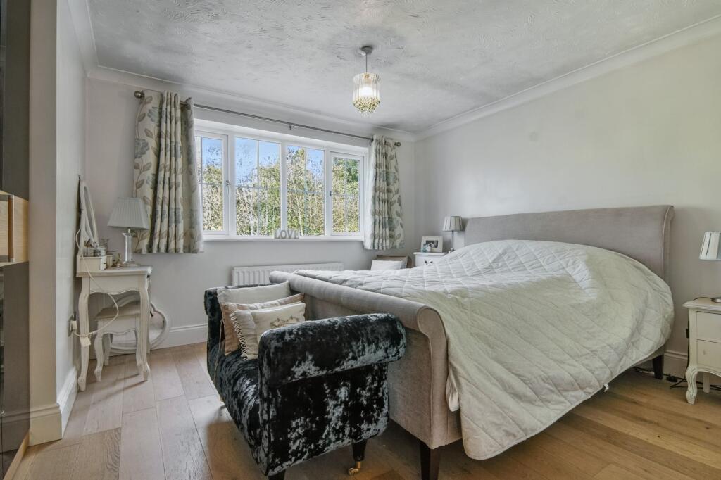Grovefield Crescent, Balsall Common, CV7 photo 4