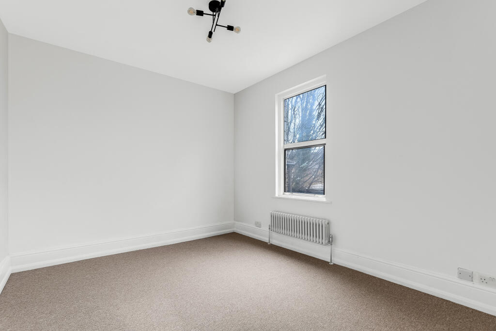 Apartment in London, Leytonstone - More
