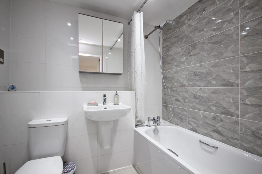 Apartment in London - More