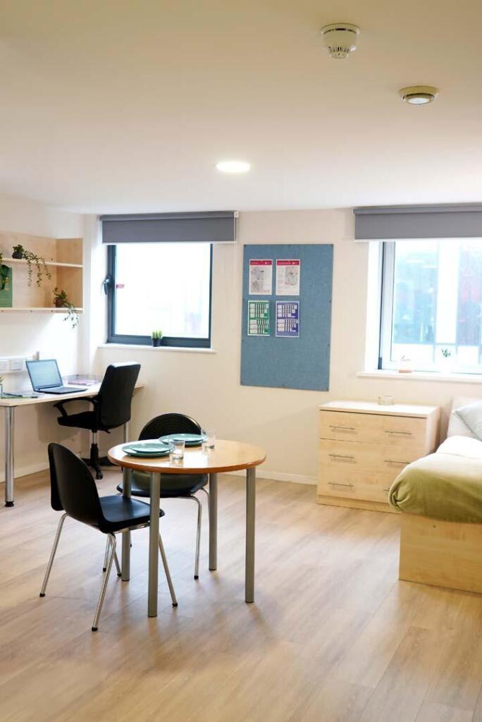 1 bedroom flat share for rent