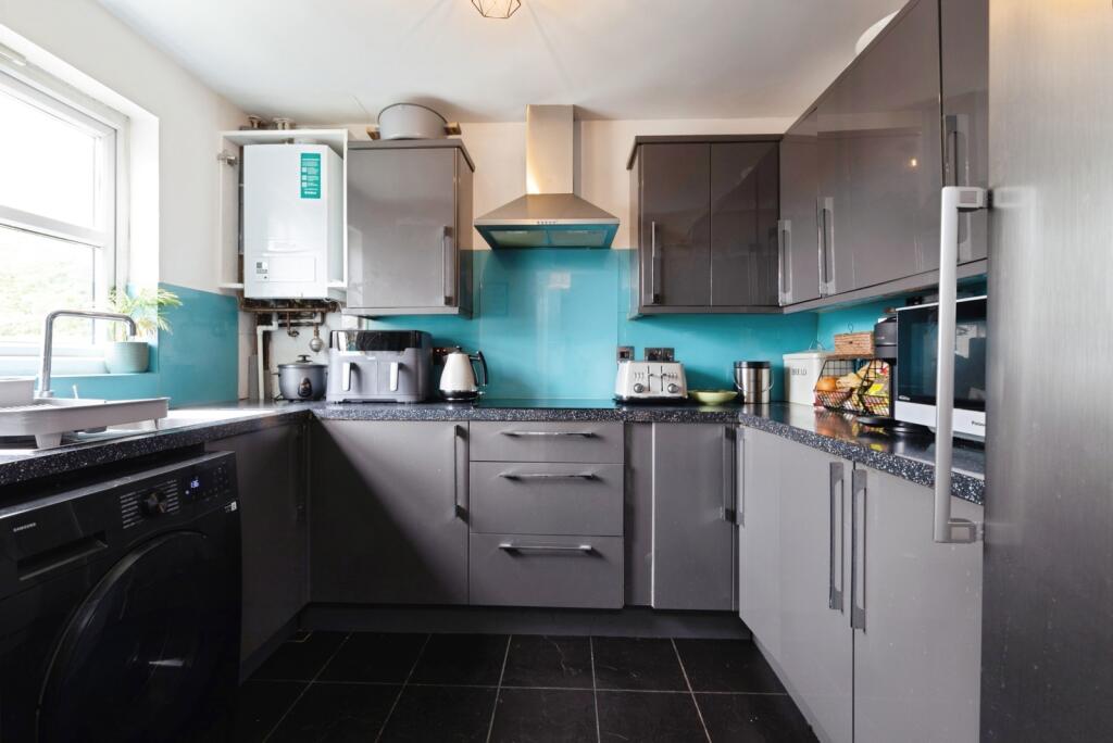 Atlantis Close, BARKING, Essex, IG11 photo 4
