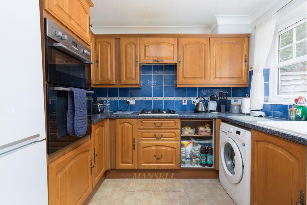 House in Crawley, Broadfield - View 2