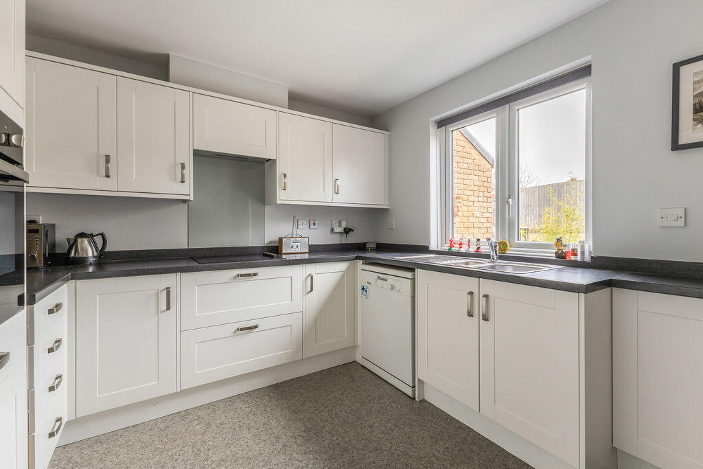 Apartment in East Hampshire, Alton - View 5