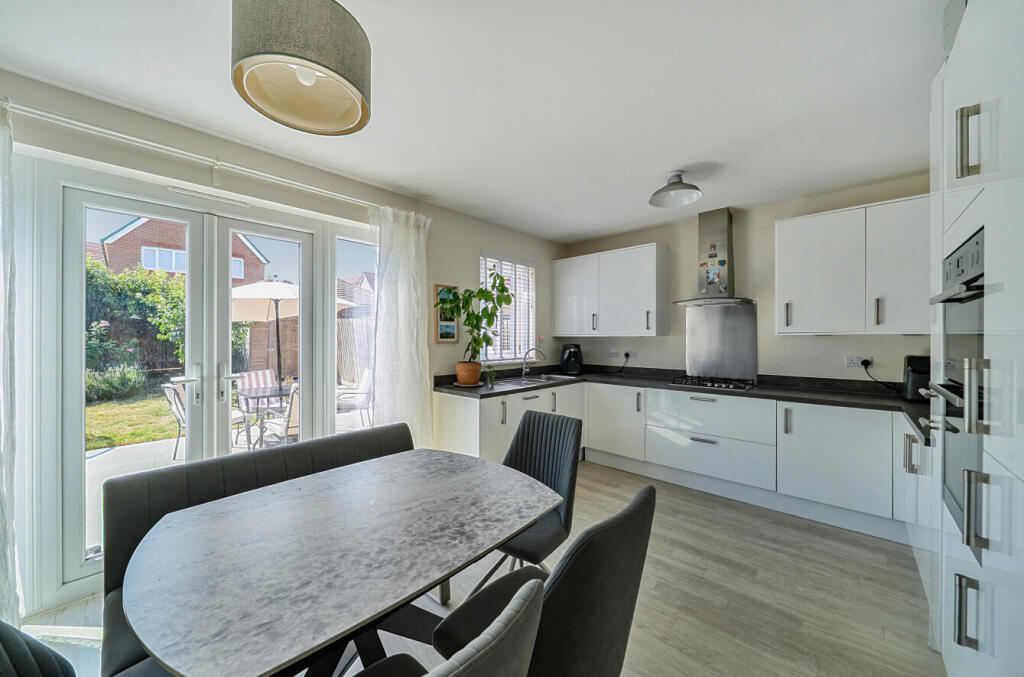 Crozier Lane, Warfield, Bracknell - View 2