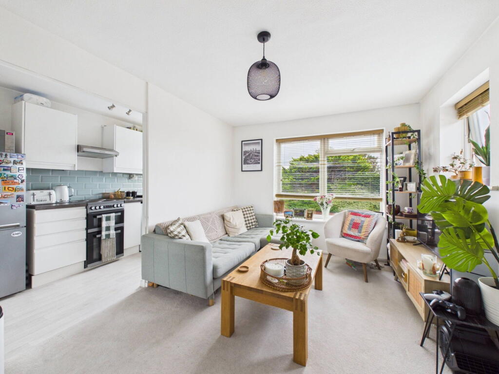 Apartment in Brighton - View 4