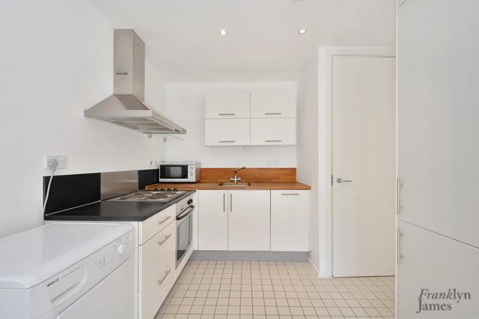 Apartment in London - View 4