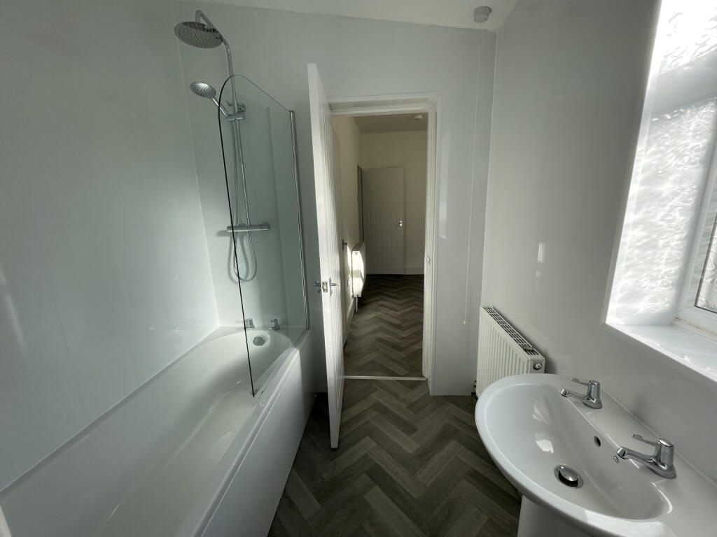 House in Hull - View 3
