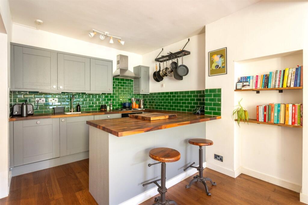 Apartment in Hove, Brighton and Hove - View 3