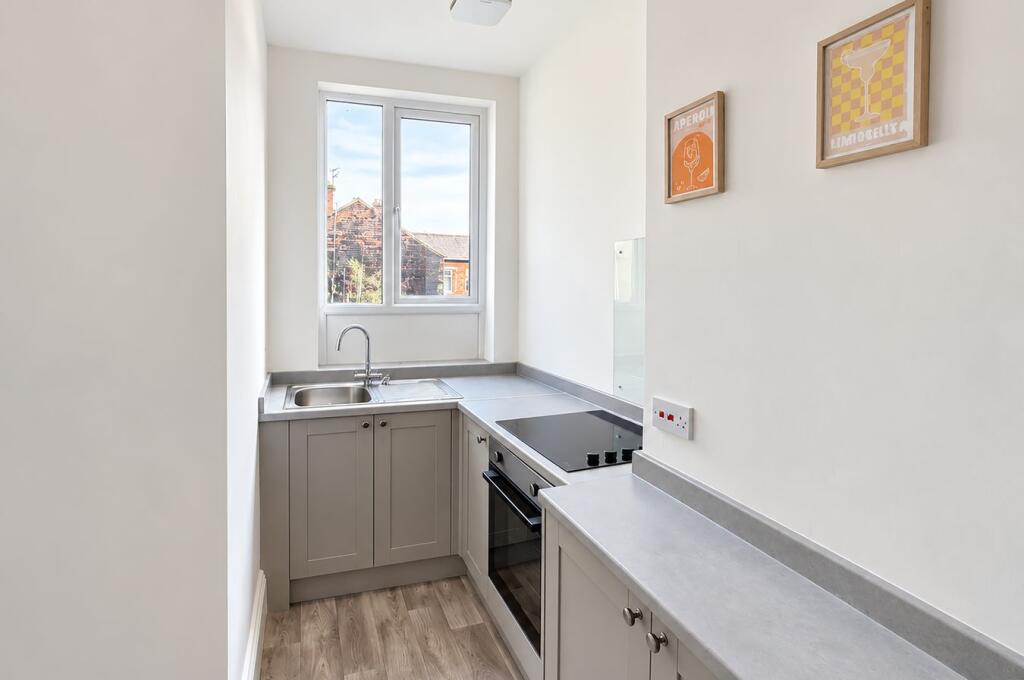 Apartment in Salford, Peel Green - View 5