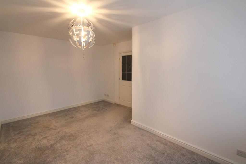 House in Doncaster, Armthorpe - View 3