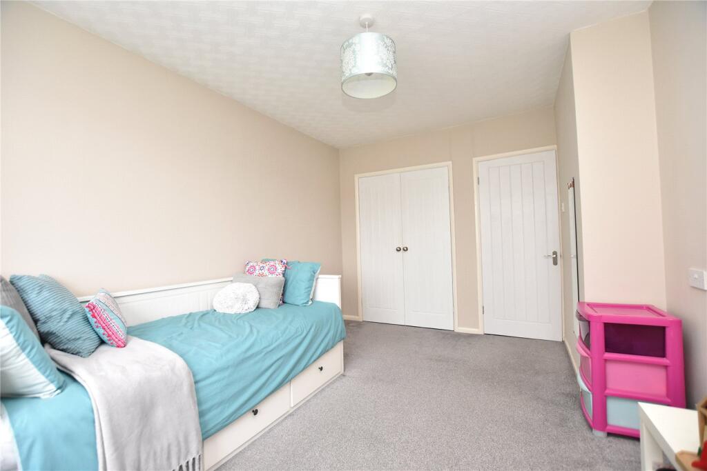 House in Leeds, West Yorkshire - View 5