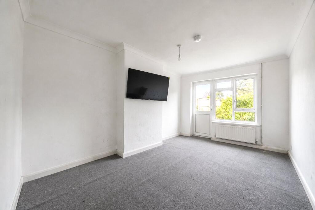 Gordon Close, Sittingbourne, Kent, ME10 photo 2