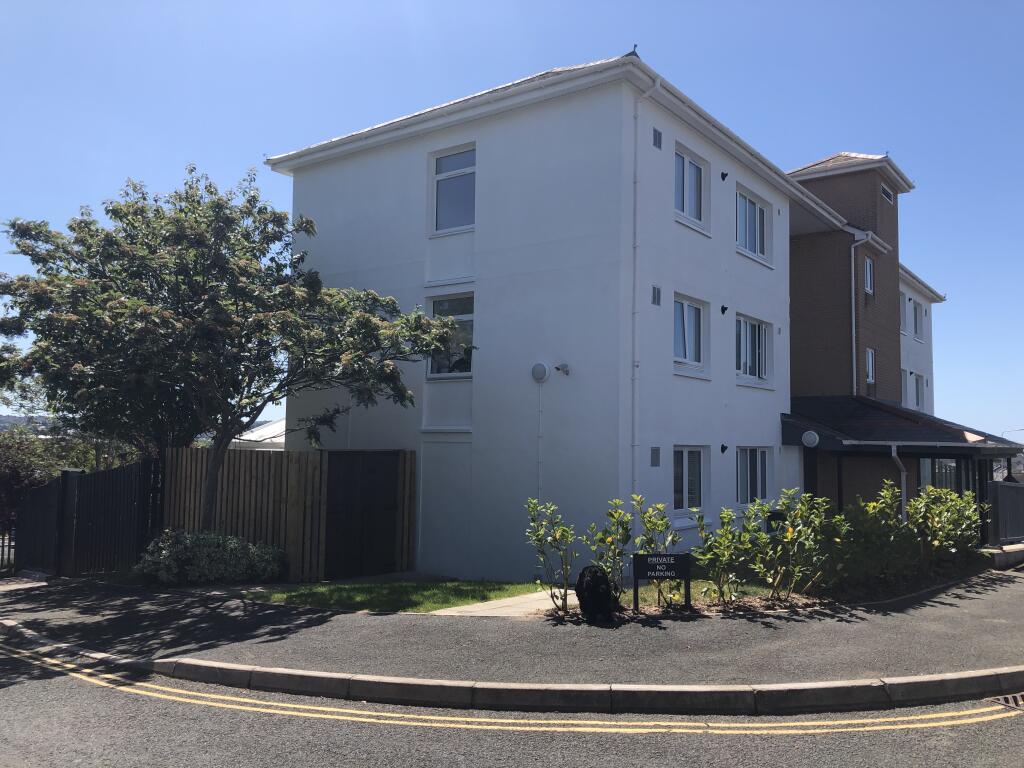 Apartment in Plymouth - More
