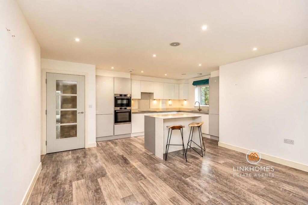 Apartment in Bournemouth - View 2