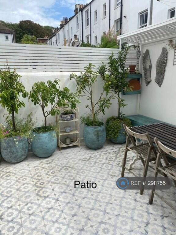 4 bedroom terraced house for rent