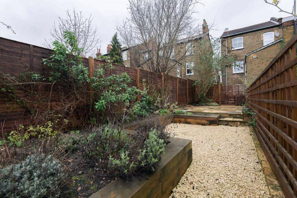 Apartment in London - View 5