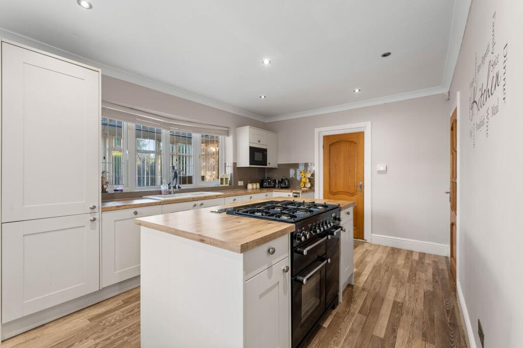 Sunningdale Drive, Skegness, PE25 photo 2