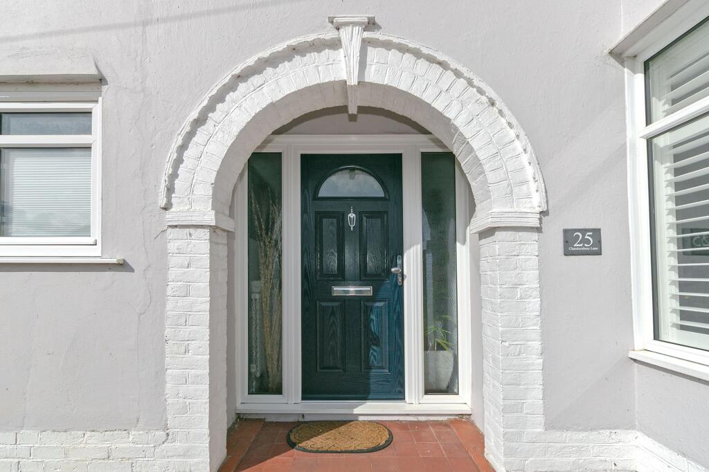 House in Hemel Hempstead - More