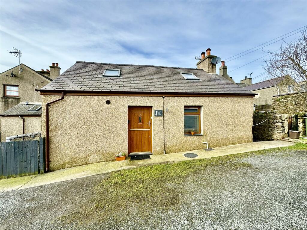 Main image of property: Y Ffor, Pwllheli