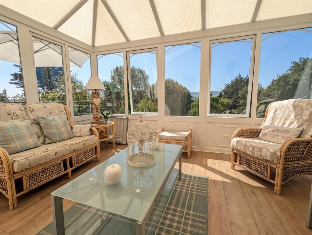 House in Sandown, Apse Heath - View 4